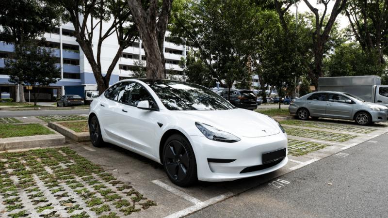 Car sharing upgraded to the future with Tes lah!