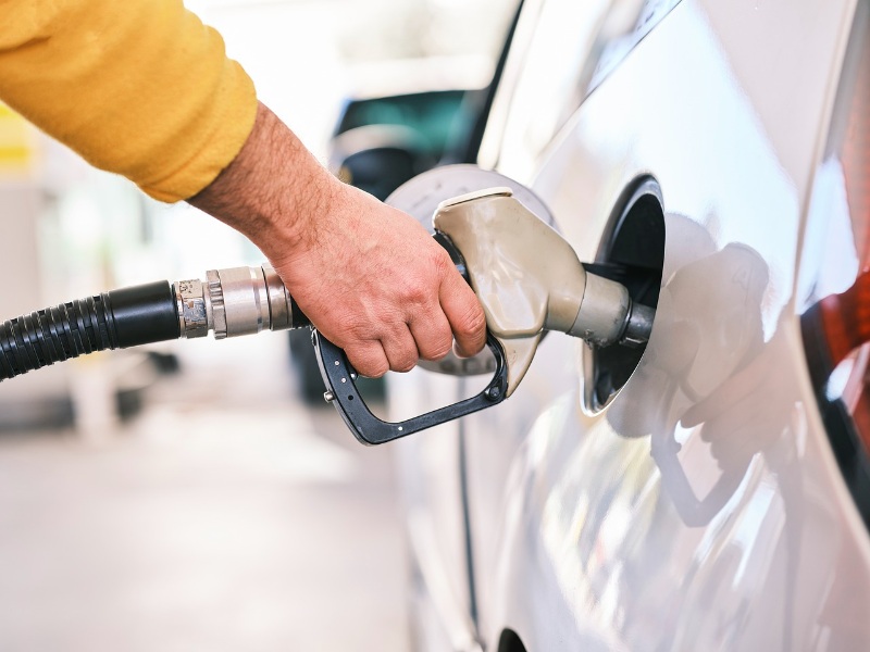 15 Not-So Common Tips to Save Money on Fuel In Your Rental Car