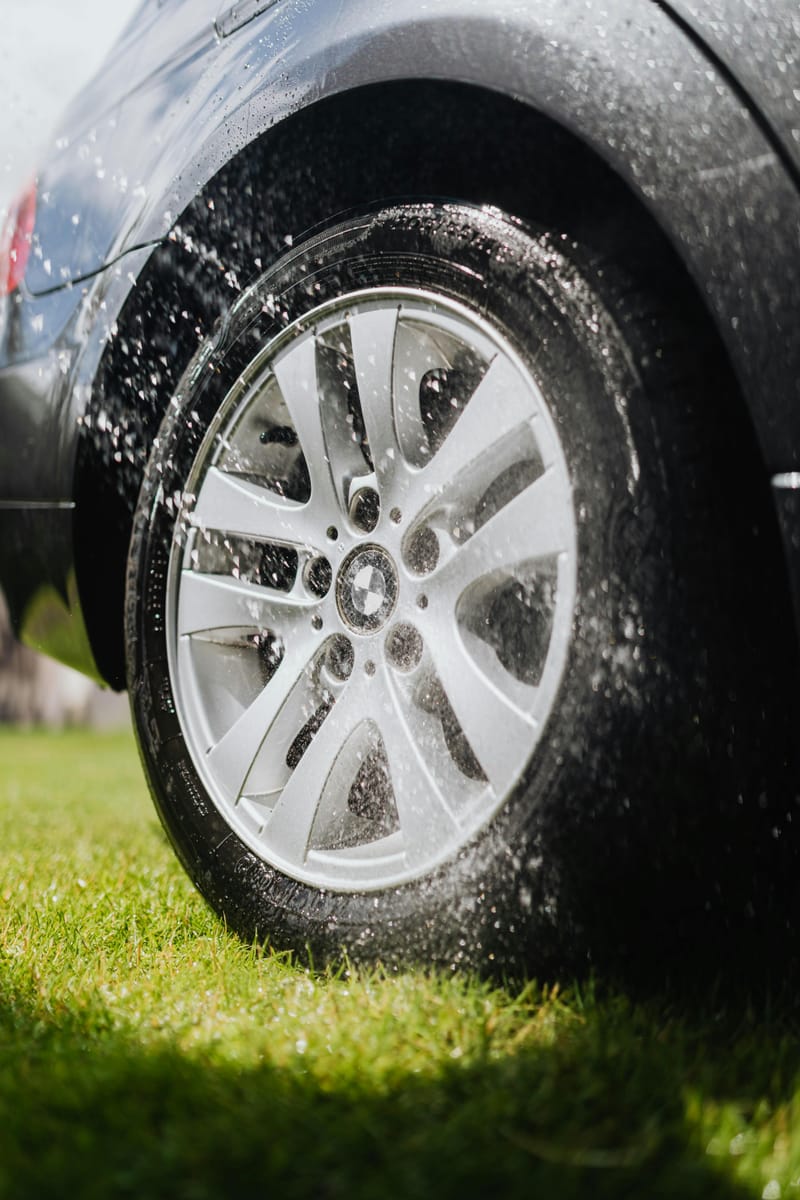How to Clean Your Car Like a Pro: The Ultimate DIY Guide
