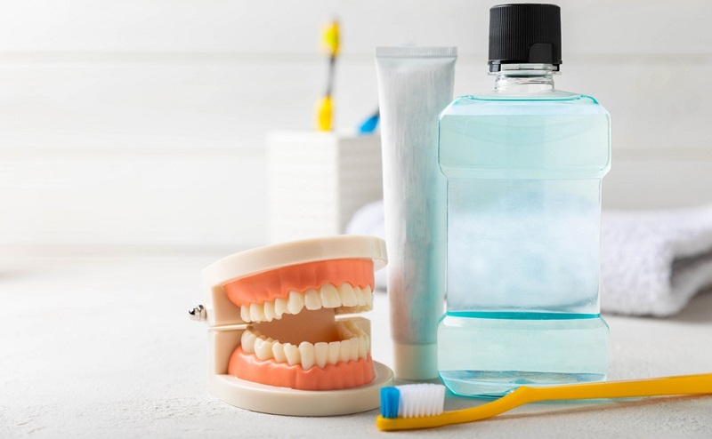 What is the Best Mouthwash for Whitening Teeth?