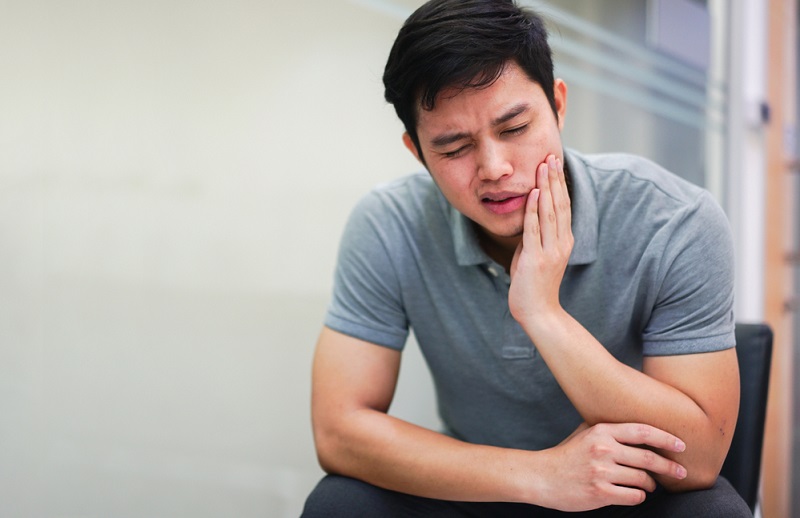 common wisdom teeth symptoms