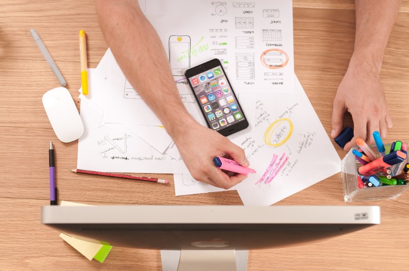Handbook: What is the distinction between LMS and LXP?