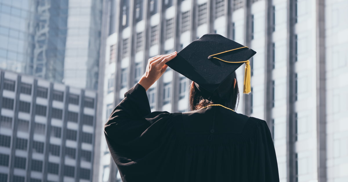 <strong/>The Hiring of Emirati Fresh Graduates: An Opportunity for Growth and Development