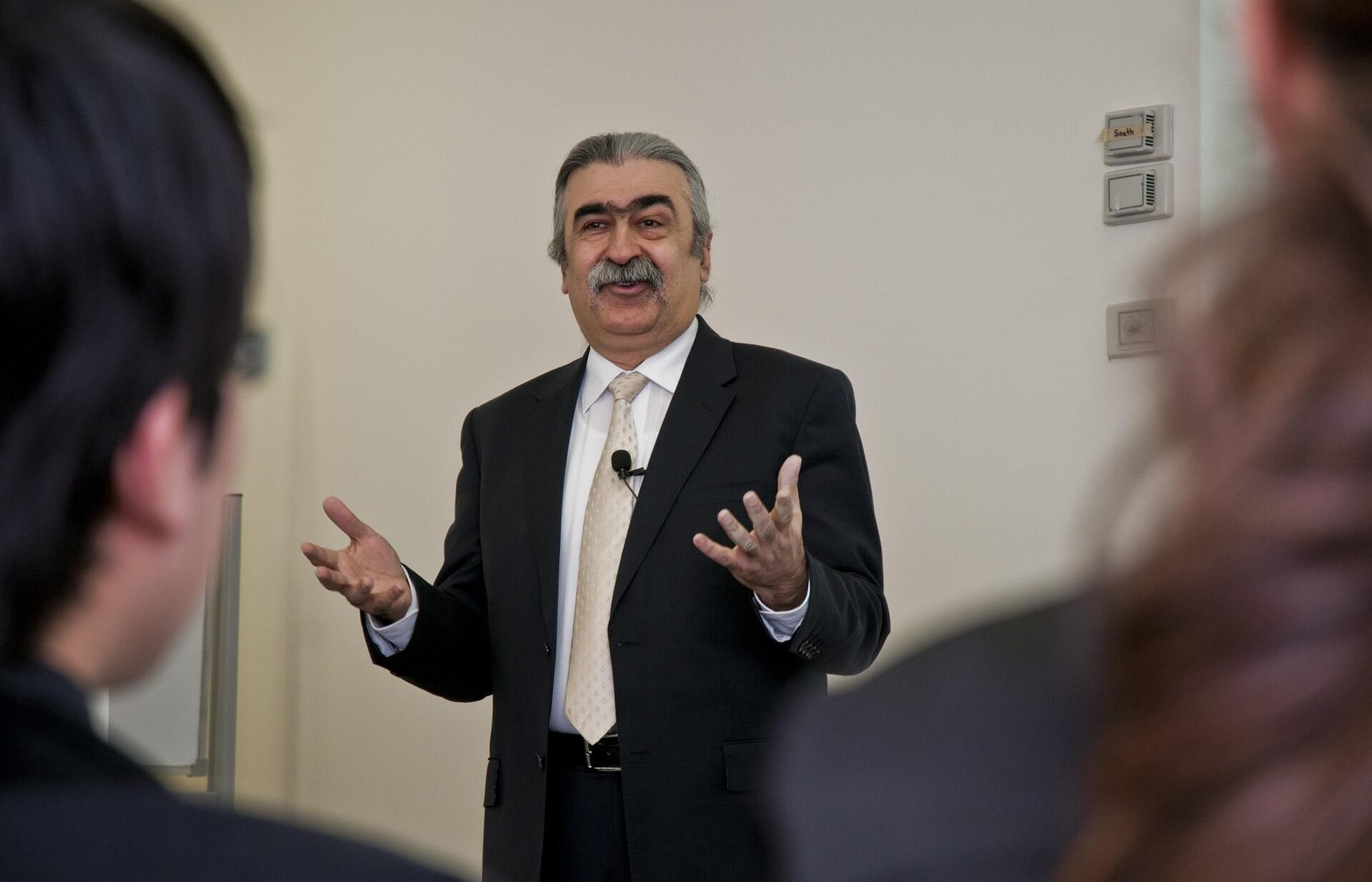 The Sales Technology Speaker Checklist: Topics That Captivate Sales Teams