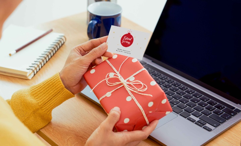 Personlized gifts for employees