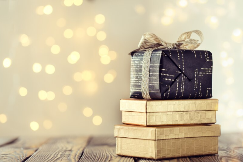32 Upscale Luxury Corporate Gifts for Clients & Employees