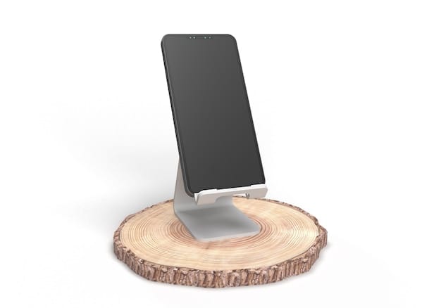 Rendering smartphone and wooden log