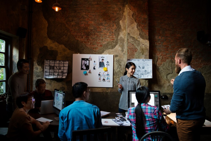 Employee Branding Strategy: How to Create Employee Branding?