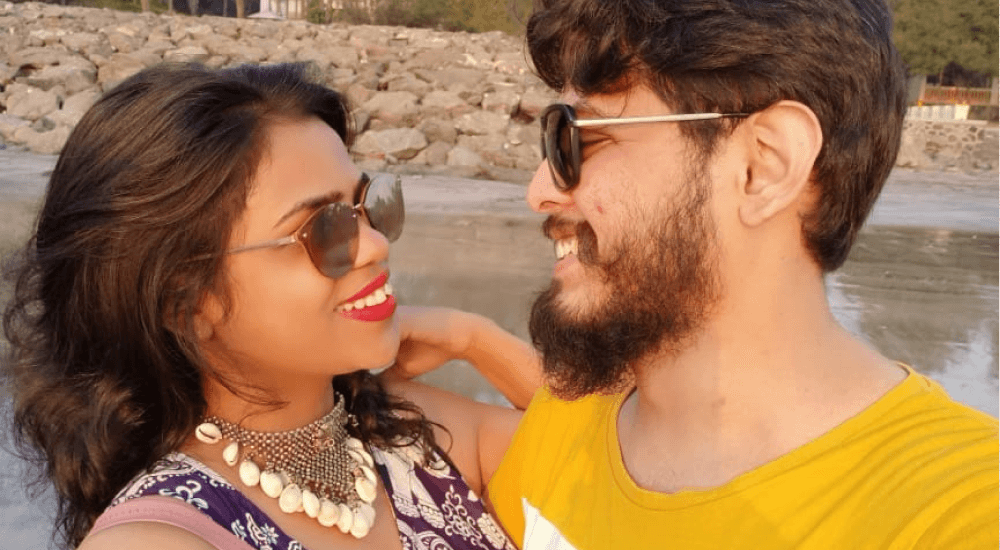 Shreya & Ratnesh: Orchids and a Kiss!