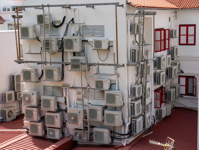 How can air conditioning services maintain high-quality control standards?