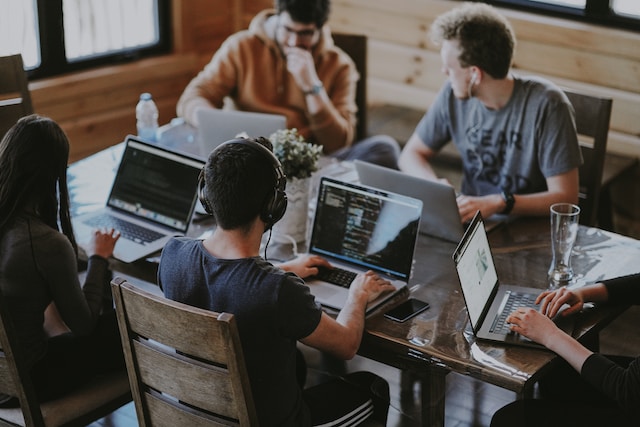 What are the fundamental elements of a successful agency business plan