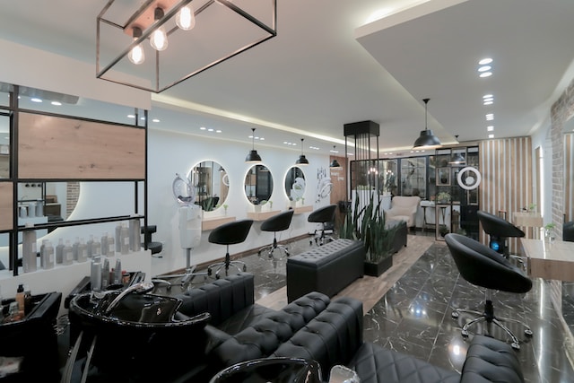 How can you develop an effective salon business plan for success?