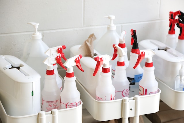 How can you create an effective cleaning business plan for success?