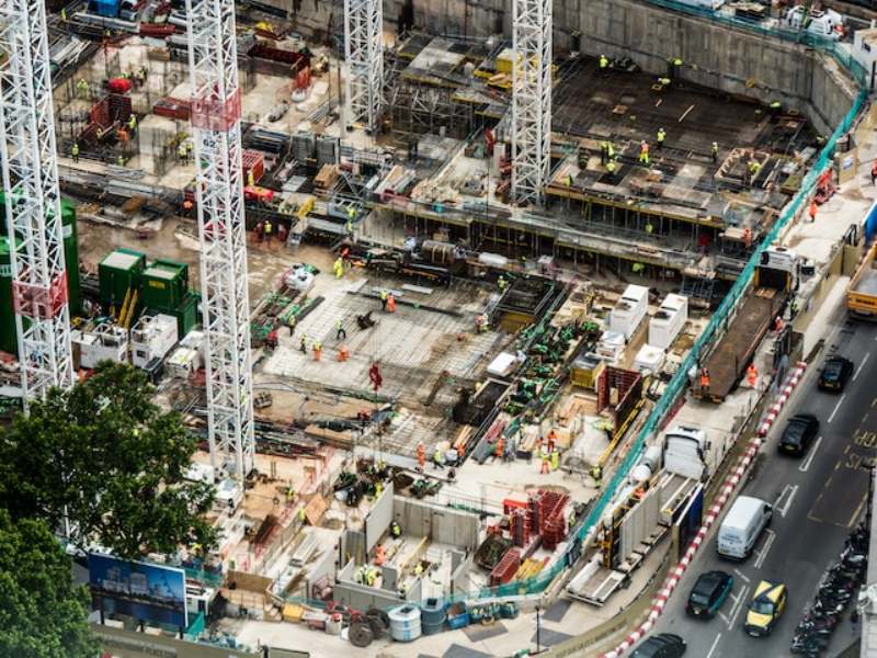 What strategies ensure a successful construction business plan for growth?