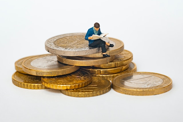 How can auto repair businesses maximize their marketing ROI effectively?