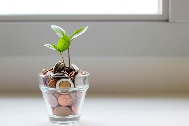 How can financial planning lead to success for automotive repair startups?