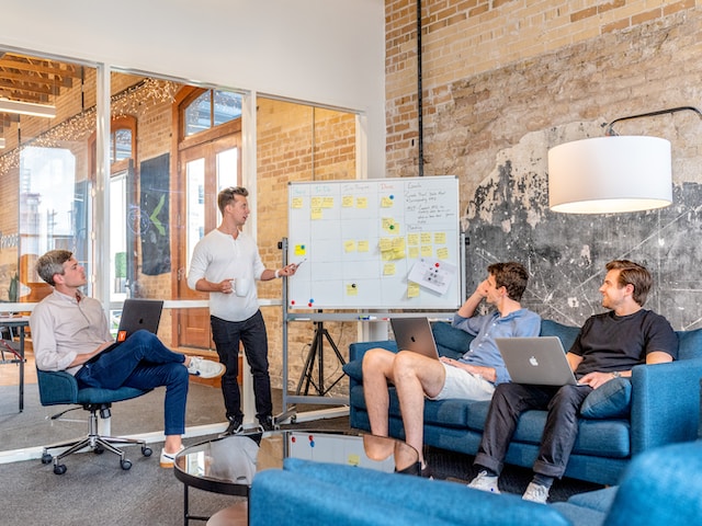 5 tips on effective customer communication strategy for driving positive customer engagement 