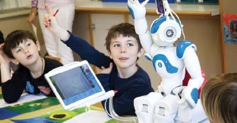 Coding and AI for Kids: Explaining Concepts from Fun to Serious, Age by Age  - Pinecone Academy