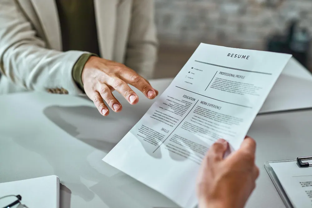 Building Construction Resume Guide: Land Jobs Fast in 2025