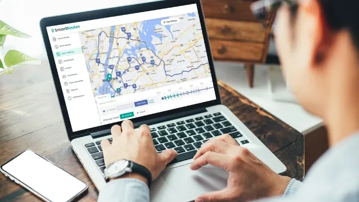 Illustration of dynamic pricing in logistics using data analytics
