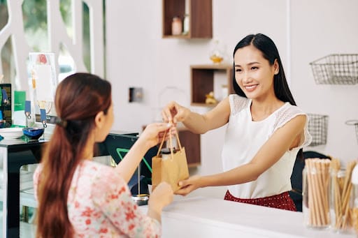 Augmenting Customer Journeys: How Mixed Reality is Transforming Marketing
