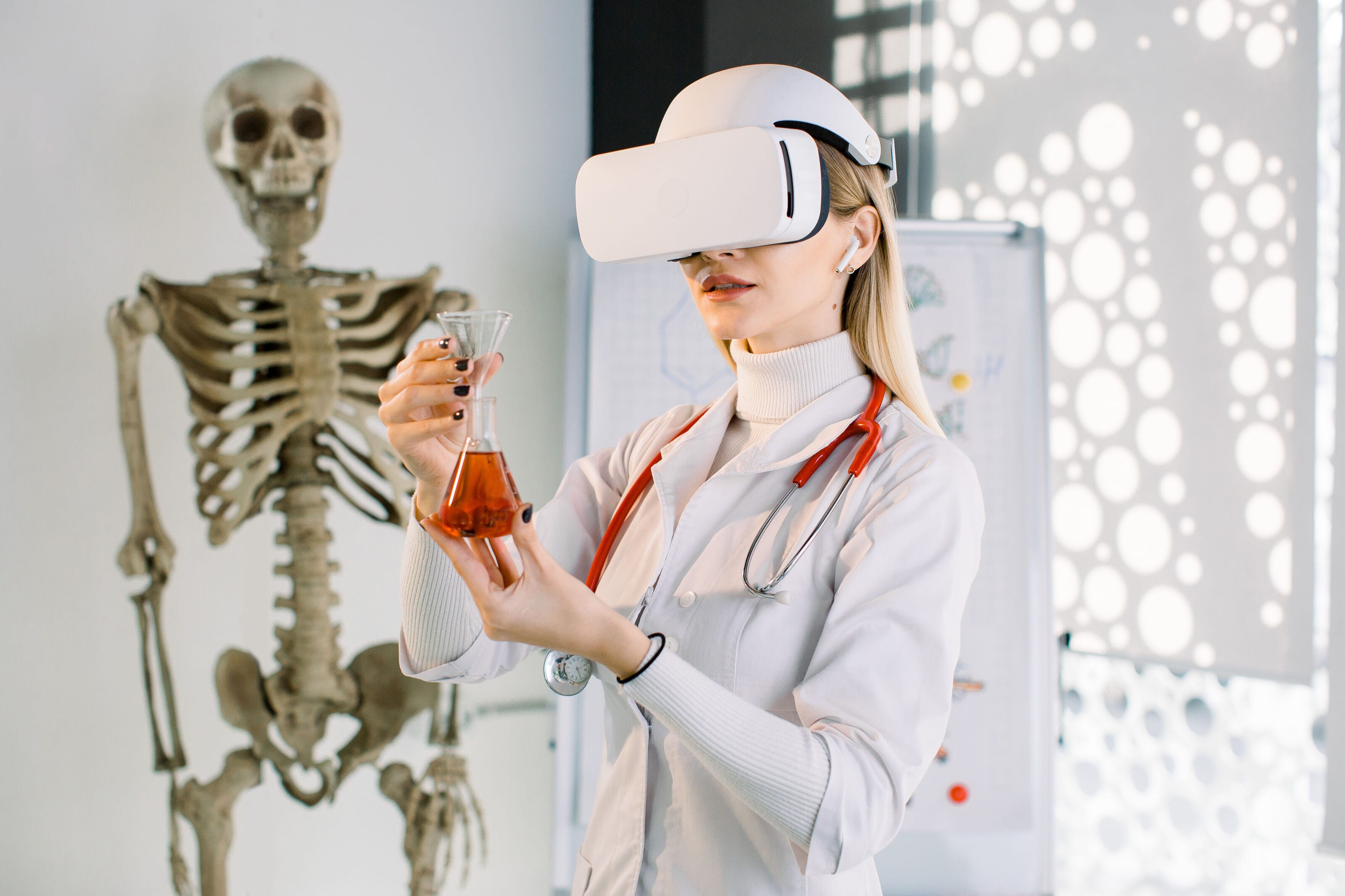 Applications of Mixed Reality with Medical Imaging for Training and Clinical Practice
