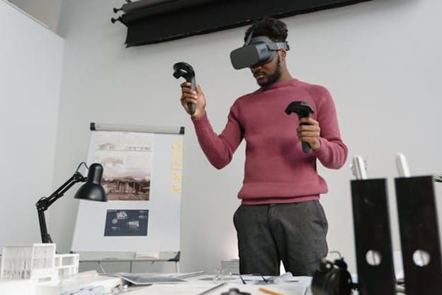 Augmented Reality in Business: Enhancing Customer Experience
