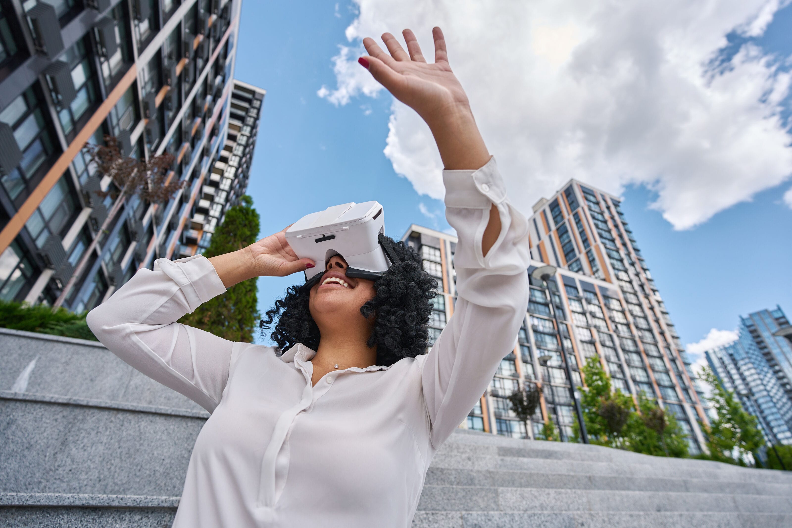 Virtual Reality - Definition, Types, Key Apps, Future, Advantages and Disadvantages of Virtual Reality
