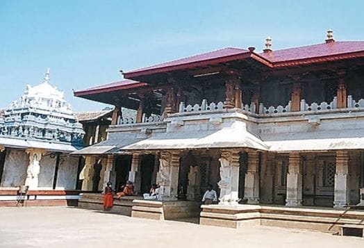 Kollur Mookambika Temple, traditional Indian architecture