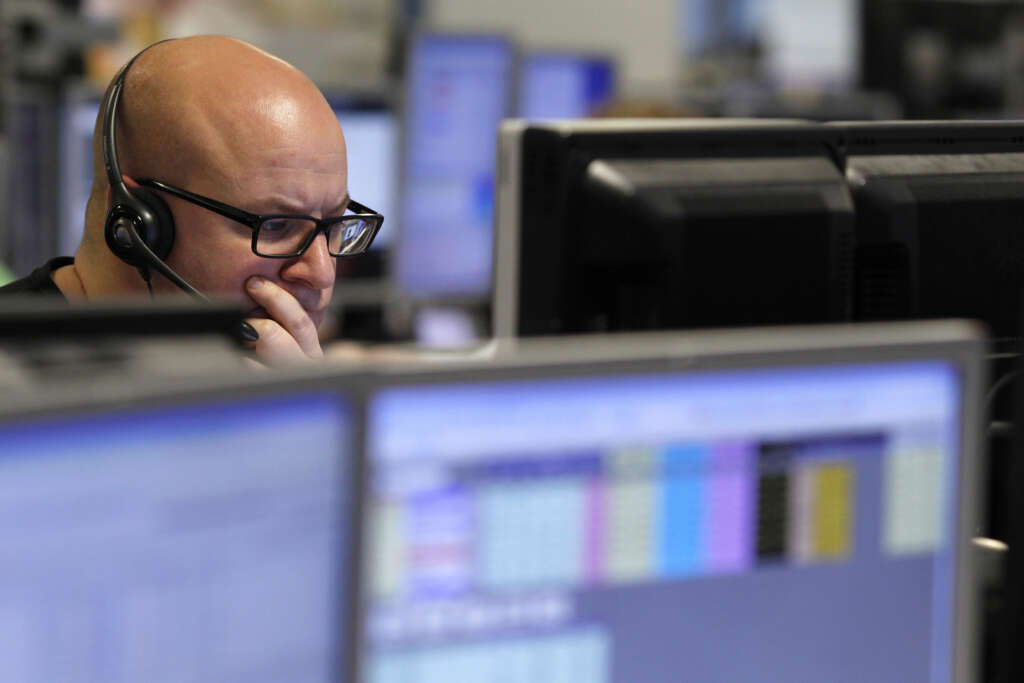 FTSE 100 snaps four-day winning streak as Britain&#8217;s Ocado slumps