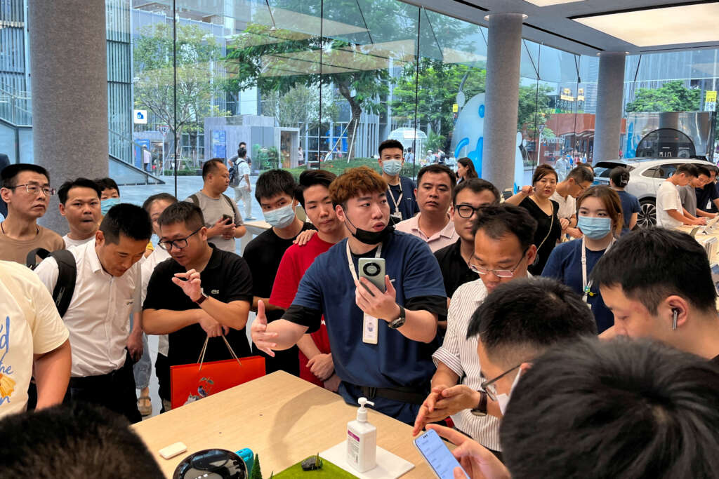 Why is Huawei&#8217;s new smartphone generating so much buzz?