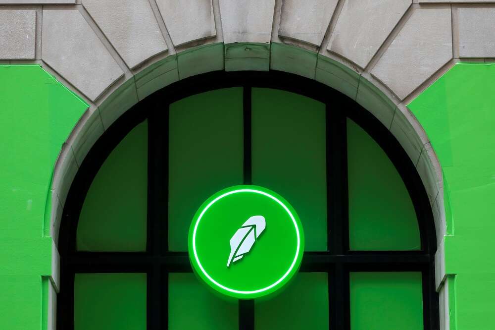 Online brokerage Robinhood jumps 29% to surge past offer price