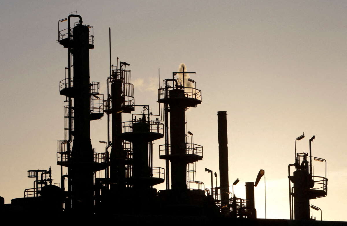Oil falls from one-month high after U.S. fuel inventory surge