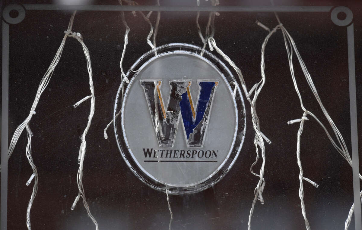 UK pub operator Wetherspoon&#8217;s loss narrows despite higher costs