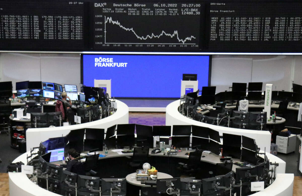 Chipmakers weigh on European shares; focus on U.S. jobs data