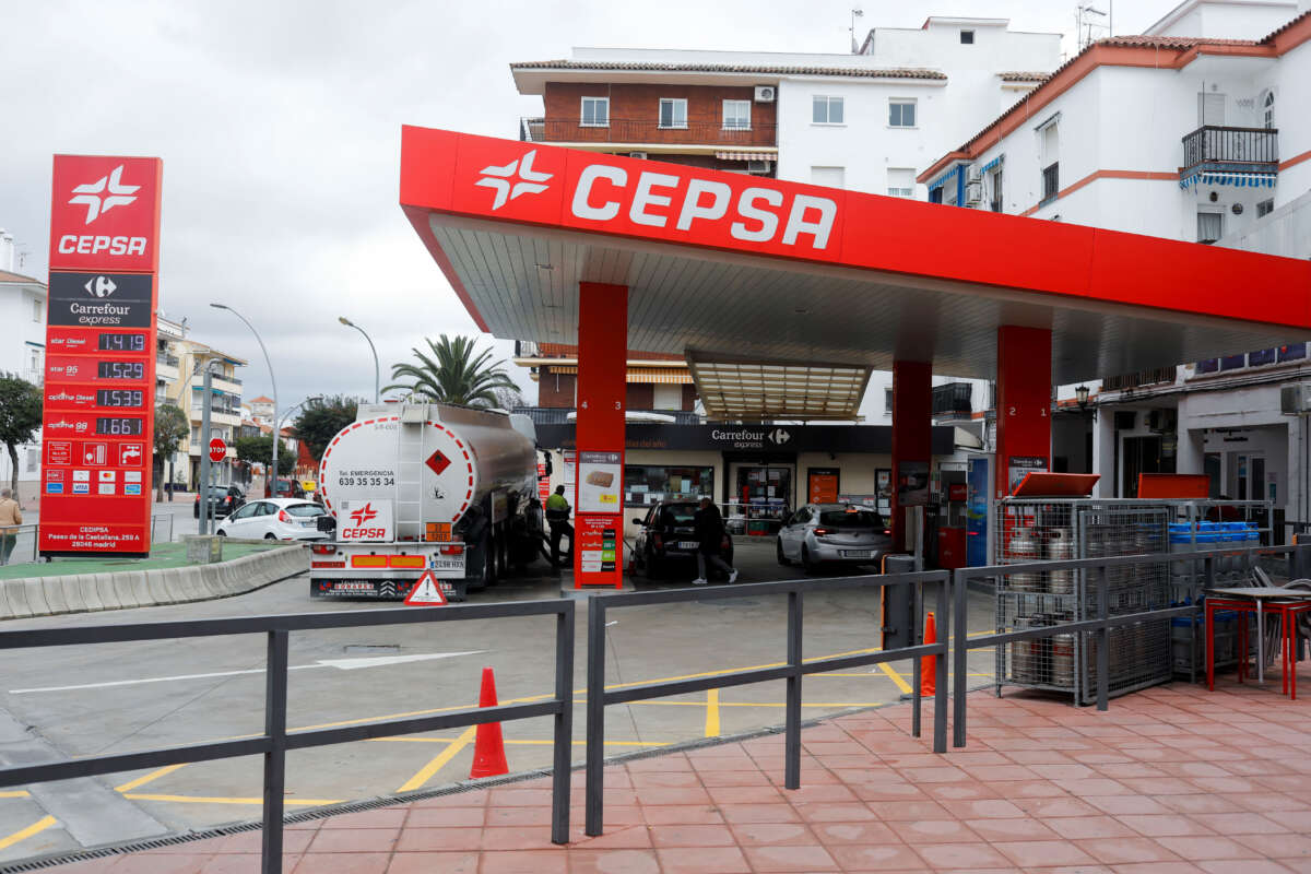 Spain&#8217;s Cepsa signs green hydrogen shipping deal with Rotterdam port