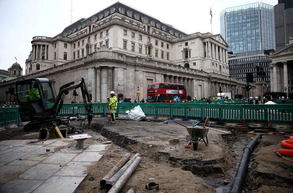 Bank of England set to hike to 4% as rate peak looms
