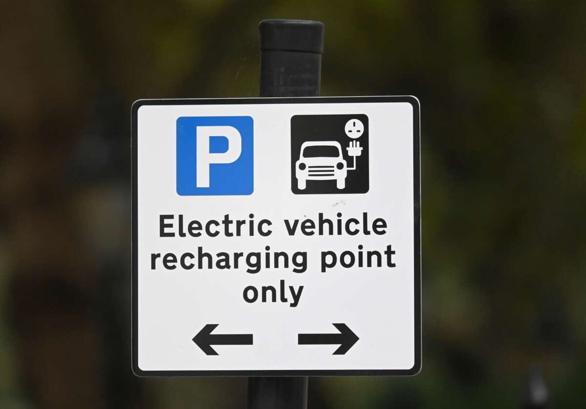 EU electric vehicles risk 4.3 billion euro post-Brexit tariff cost &#8211; auto body