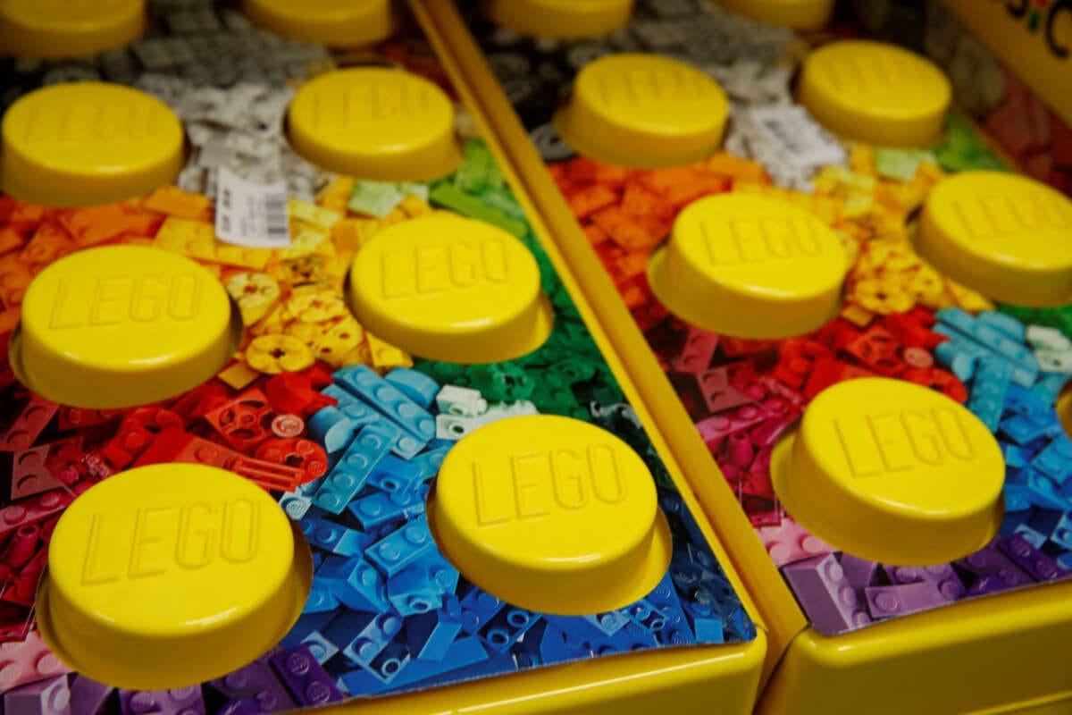Lego abandons effort to make oil-free bricks &#8211; FT