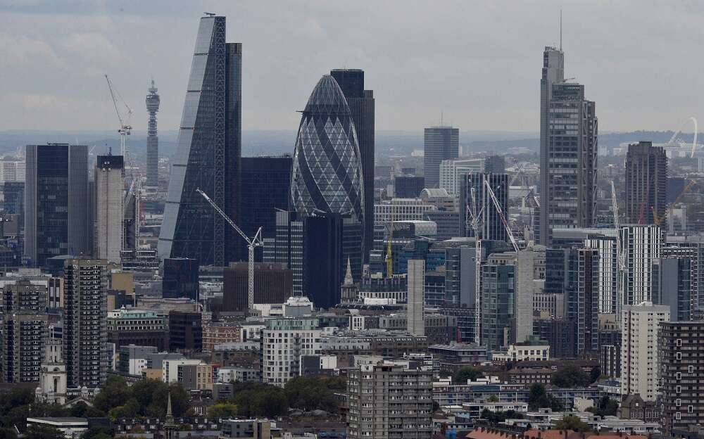 UK business downturn eases after inflation data, BoE pause &#8211; PMI