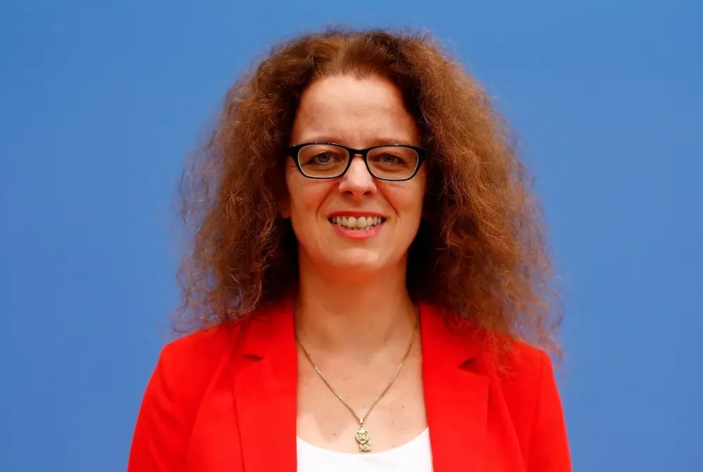 Analysis-Schnabel reconciles ECB with markets &#8211; until next fight