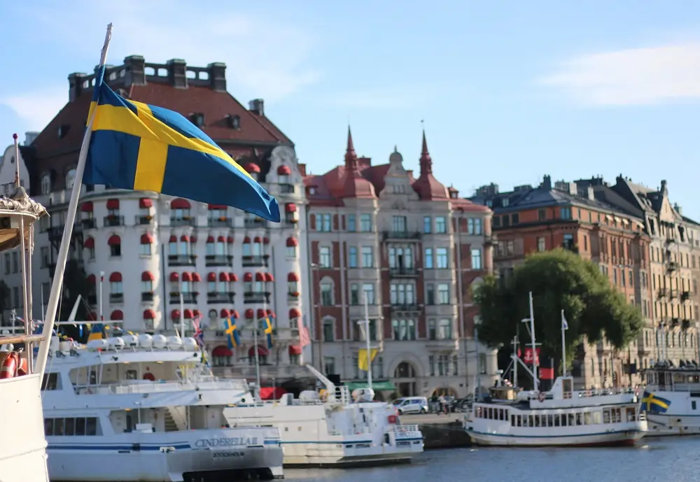 Explainer-How Sweden&#8217;s commercial real estate problems could spark financial meltdown