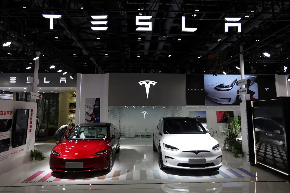 Tesla delivers record Q4 cars, but China&#8217;s BYD steals top EV spot