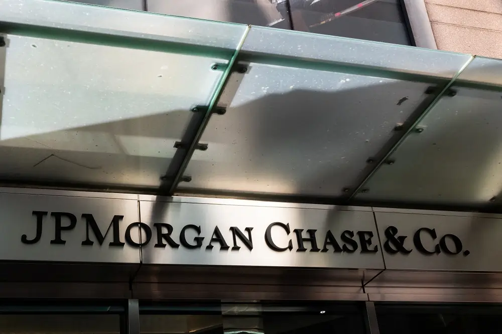 JPMorgan&#8217;s annual profit surges to record even as Q4 net income dips