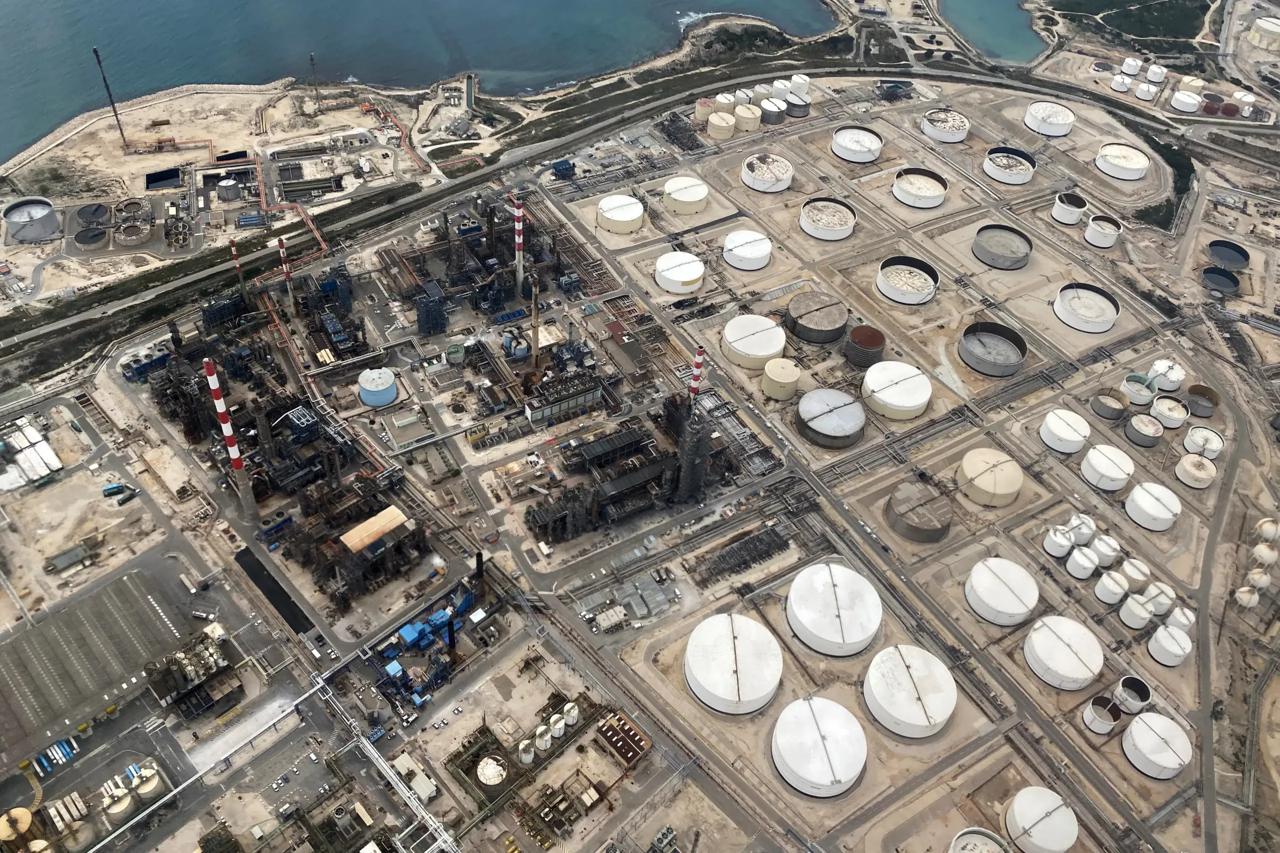 Oil starts week lower after Israel says &#8216;concluded&#8217; Gaza strikes