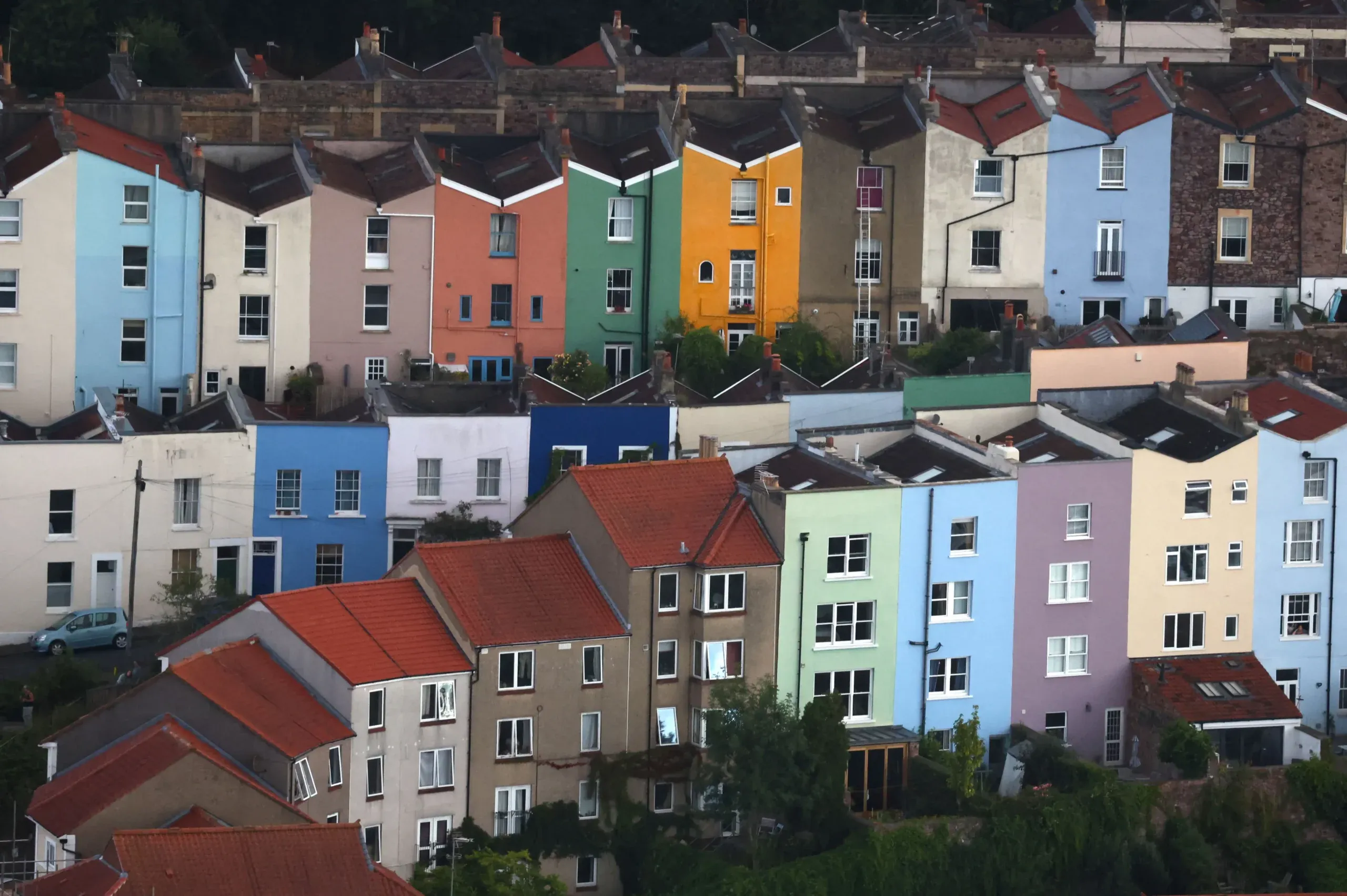 UK house prices fall for first time in 6 months as rates stay high