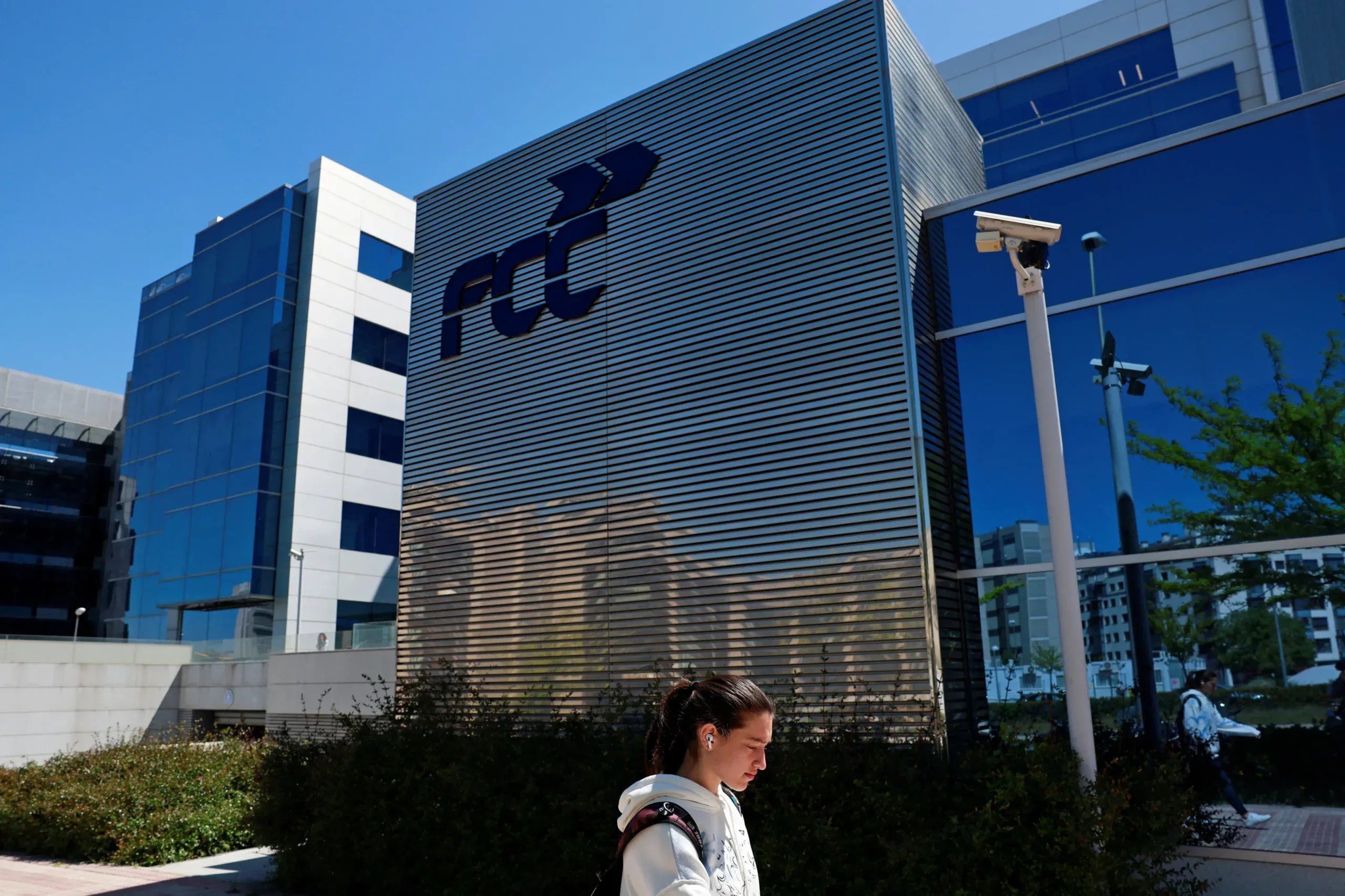 Carlos Slim&#8217;s FCC to spin off and list cement and real estate unit