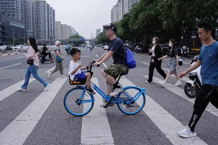 China&#8217;s economy falters as property, consumer pain worsens