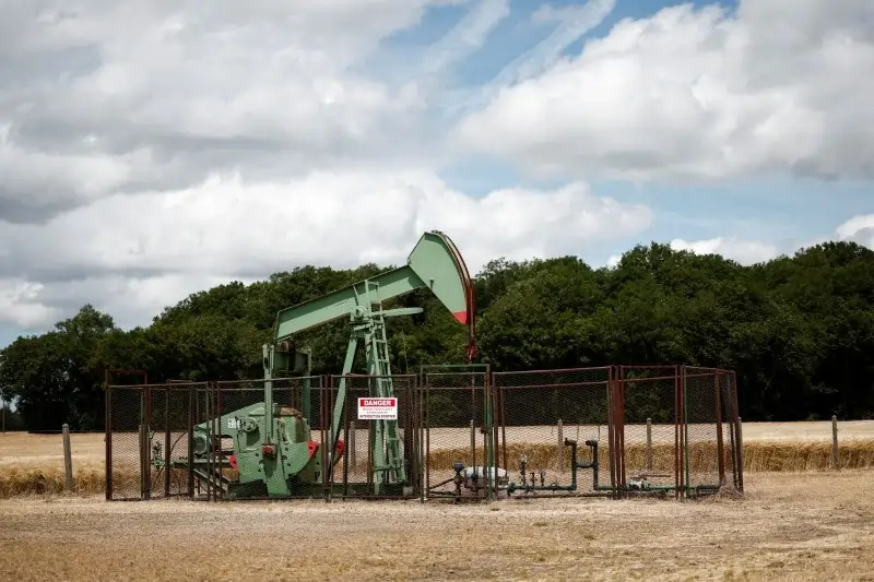 Oil holds on to last week&#8217;s gains buoyed by Mideast tensions, economic data