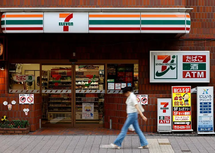 Seven &#038; i shares give up some gains after Couche-Tard bid